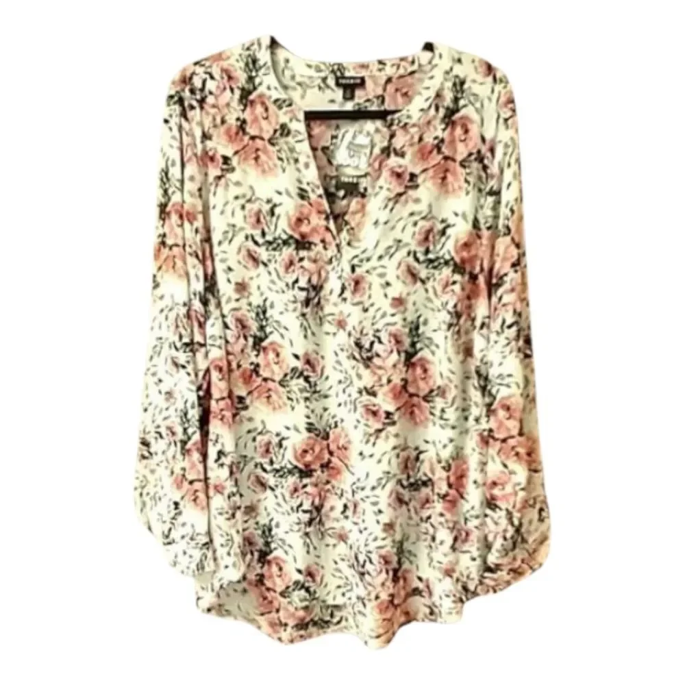 TORRID New Women's Floral Split Front Georgette Blouse. - Picture 3 of 15